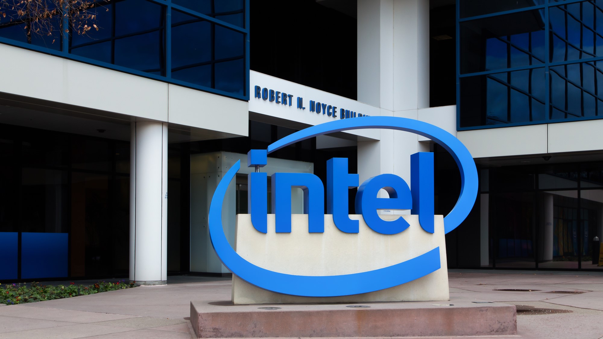 To ease financial pressure, Intel stops network switch business and RISC V plans